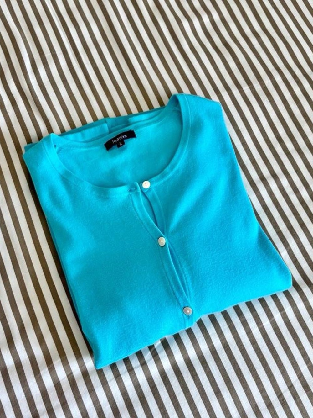 Turquoise Button-Front Cardigan - Picture 3 of 4